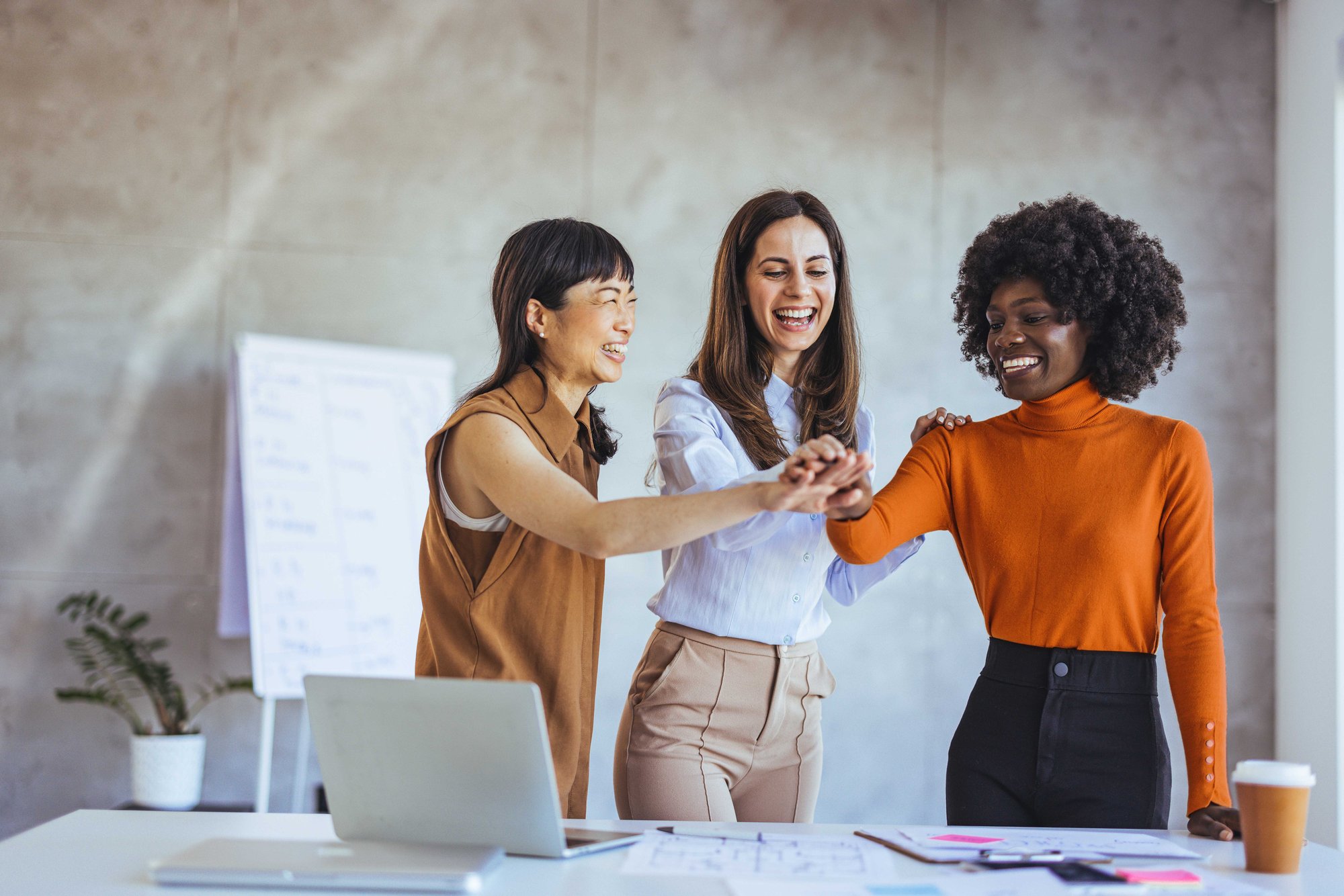 women-networking women-networking